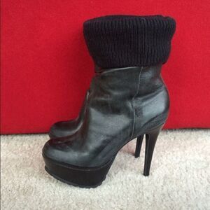 NWOB Caravela by Kurt Geiger Wool and Leather platform ankle boot